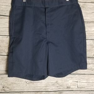 Dickies navy shorts size 38Waist approx: 18.5 inches Inseam approx: 8.5 inche